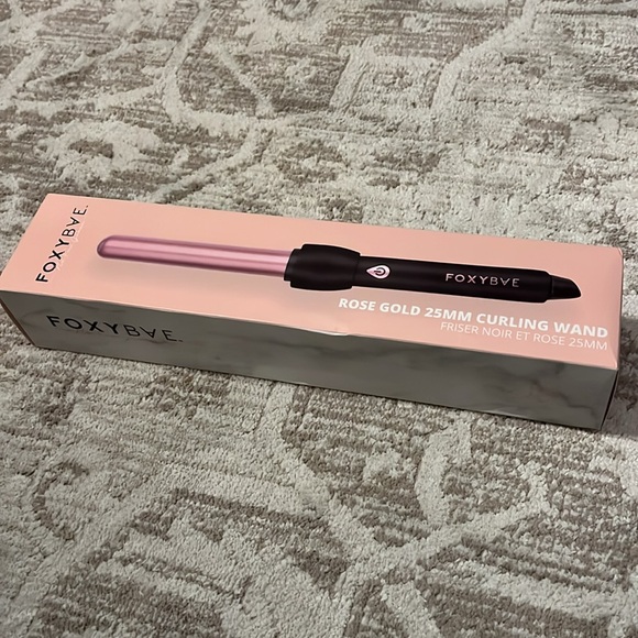 Foxy Bae Rose Gold Curling Wand - Picture 2 of 3